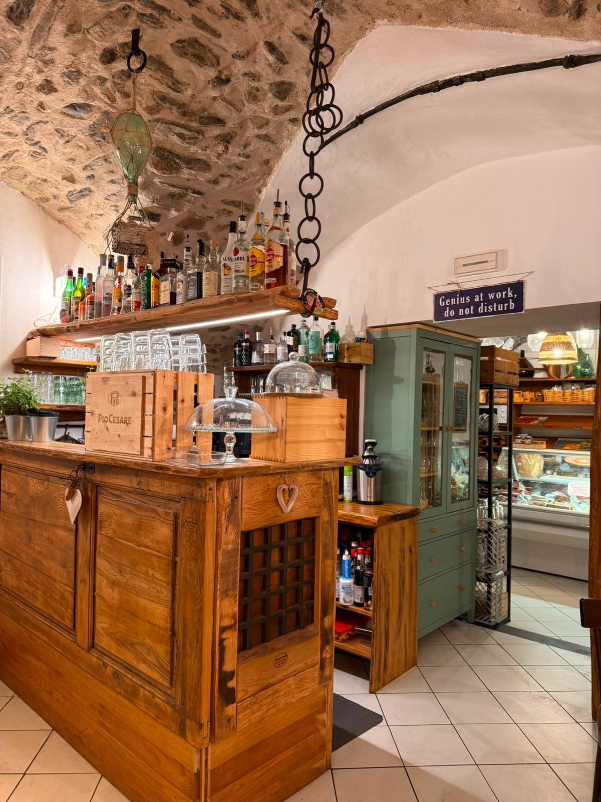 Il bancone della bottega