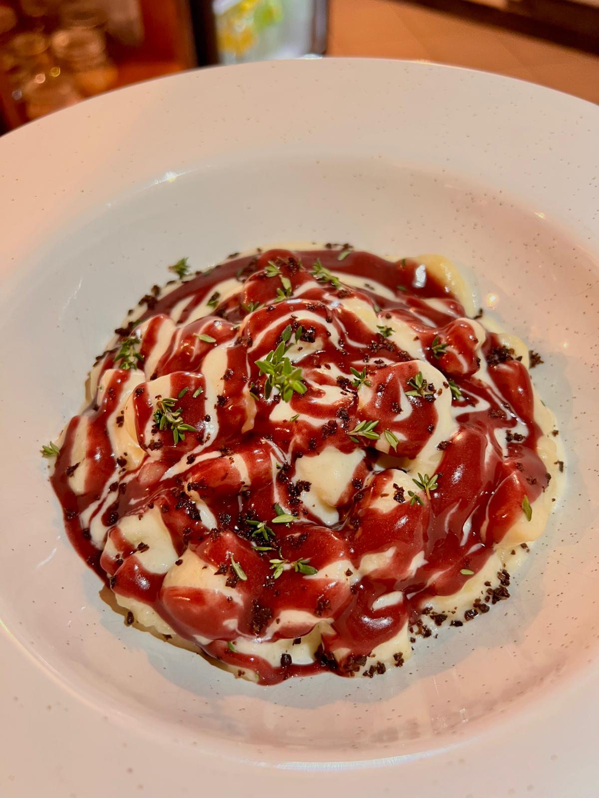Gnocchi con riduzione al vino