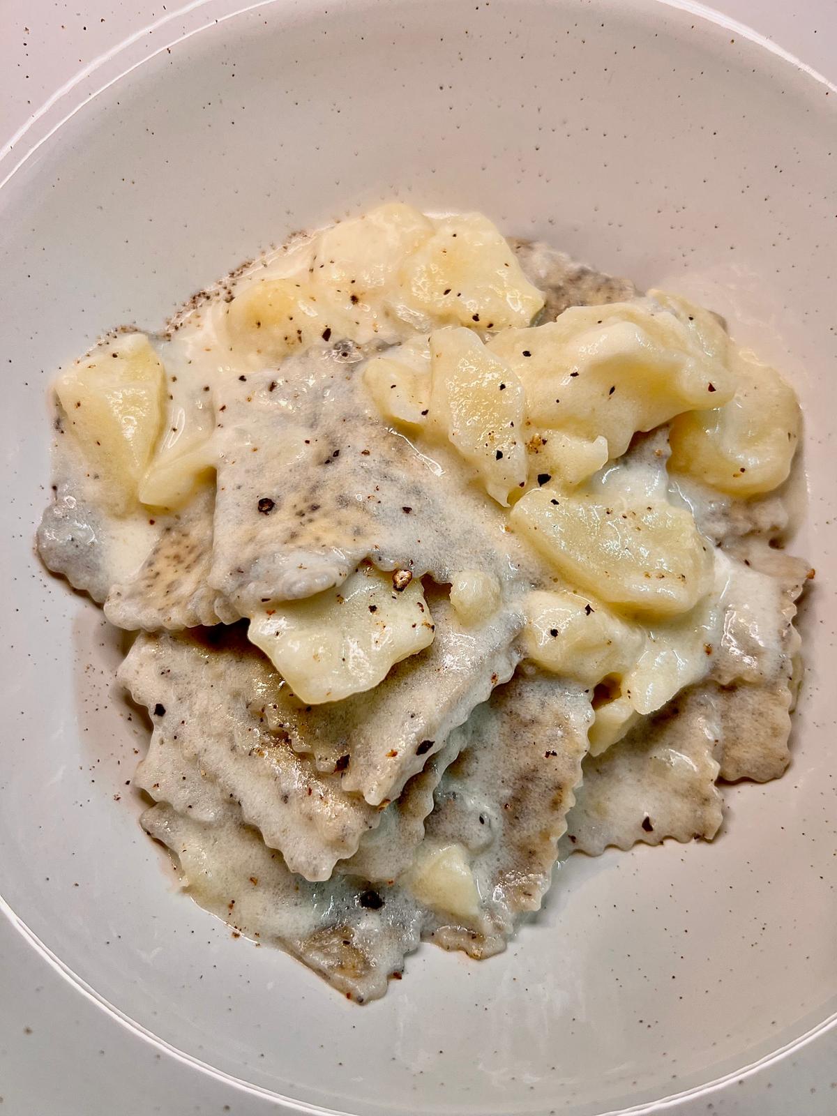 Lasagne di grano saraceno con patate e toma