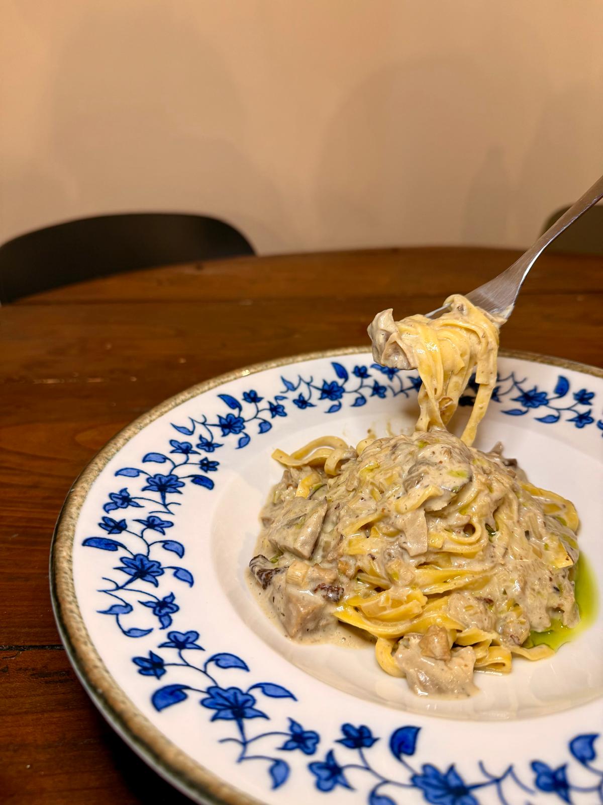 Tagliatelle panna, porri e funghi