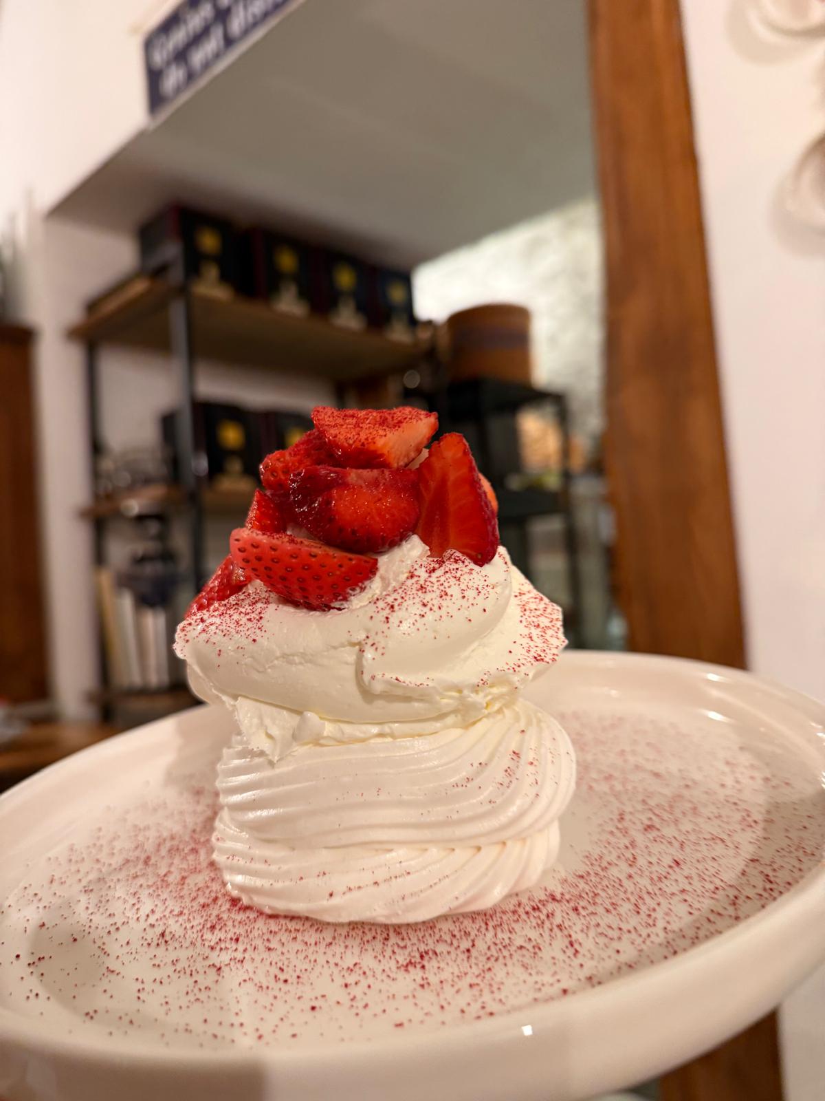 Pavlova alle fragole